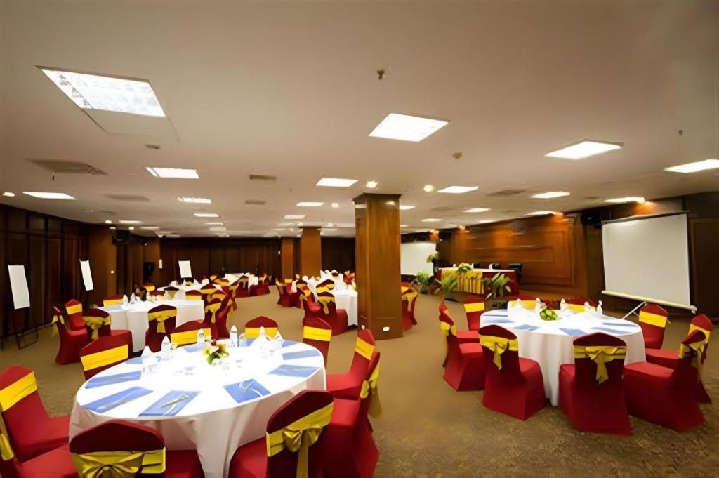 Vientiane Plaza Hotel Exterior foto